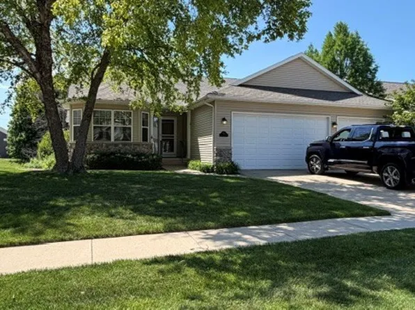 3411 Forest Valley Ct NE, Cedar Rapids, IA 52411