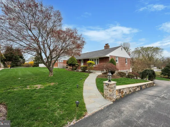 105 S New Ardmore Ave, Broomall, PA 19008