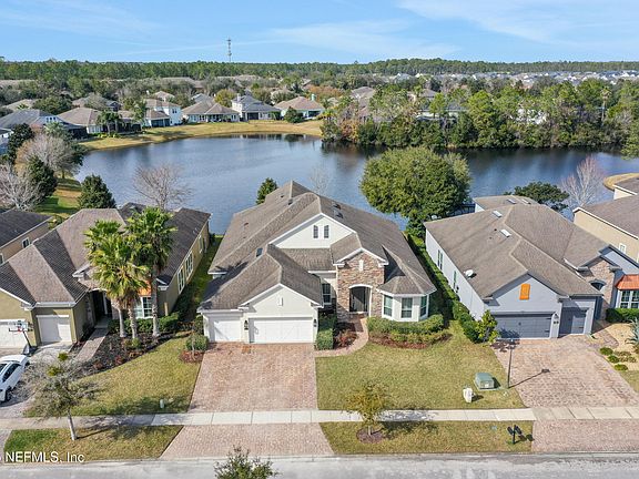 3rd image of 42 WILLOW PARK Way