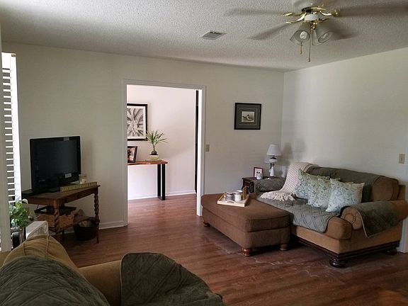 3rd image of 1419 Forest Way