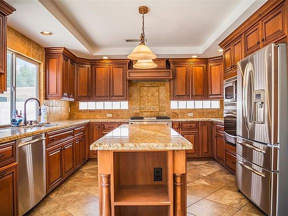 3rd image of 8321 Mountain Heather Ct