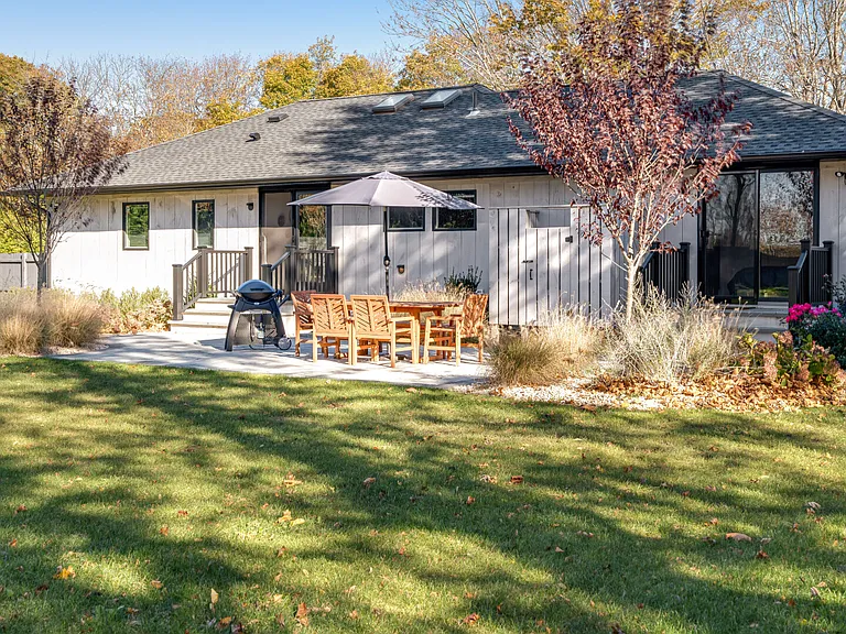 470 Harbor Ln — Photo 27