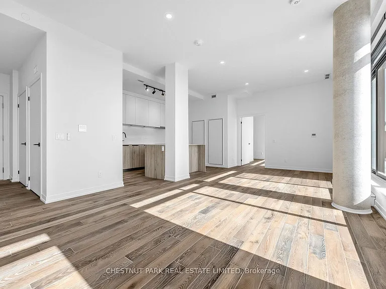 759 Queen St E #Penthouse 1 — Photo 17