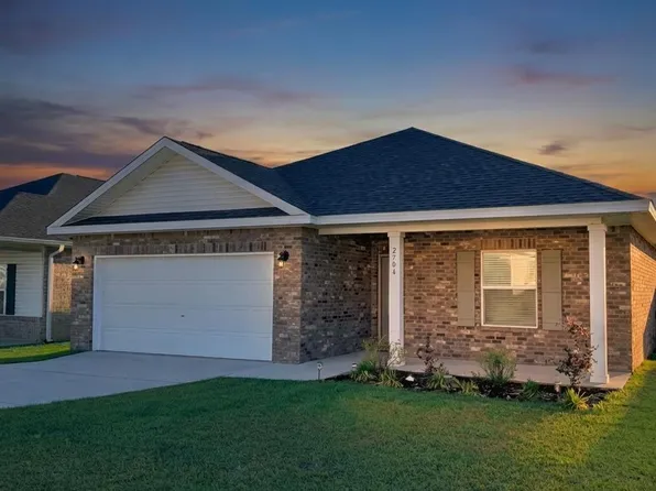 2704 Avalon St, Cantonment, FL 32533