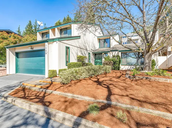 1759 NE Hillcrest Ln, Grants Pass, OR 97526