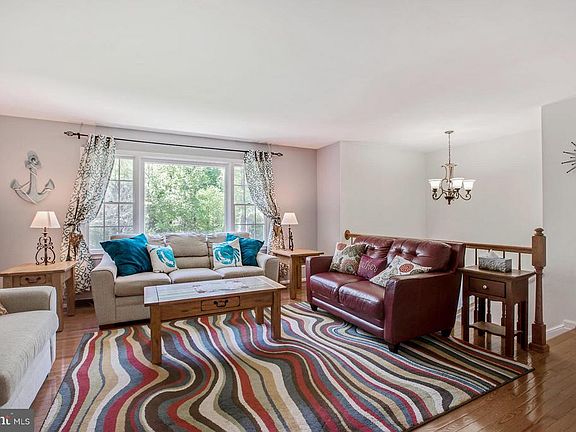 5th image of 22990 Hayden Ct