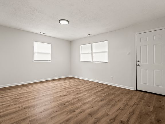 2nd image of 2941 Stuart St