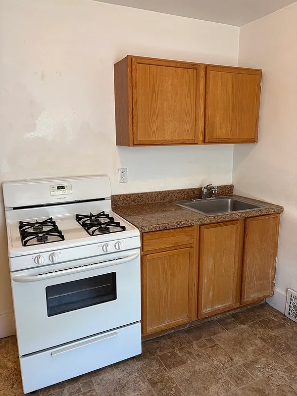 1 bed, 1.0 bath, $1,175 — Photo 4