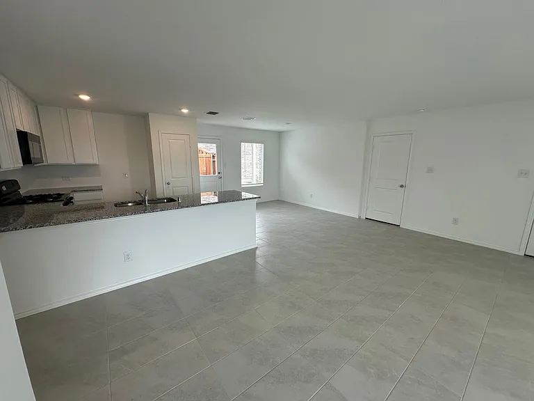 1569 Forge Pond Ln — Photo 2
