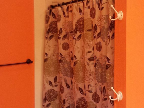 Main bathroom shower