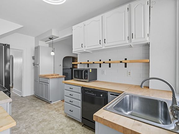 5th image of 117 Elmont St