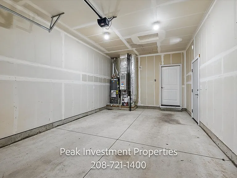 315 E Denver St — Photo 18