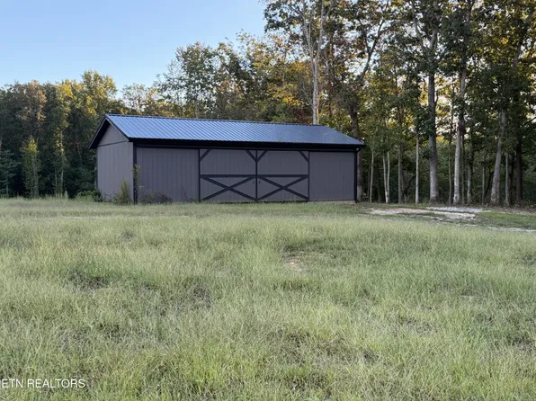 1 Taylor Place Rd, Jamestown, TN 38556