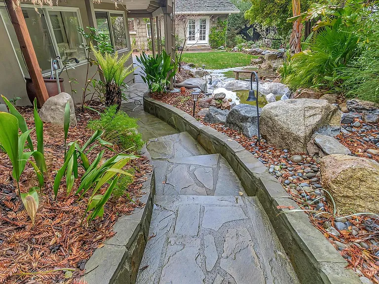 16101 Matilija Dr — Photo 32