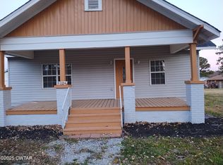 1694 N Royal St, Jackson, TN 38301