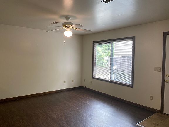 Hardwood Laminate Living Room Floor