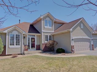 9467 Creek Ridge Ln, Savage, MN 55378