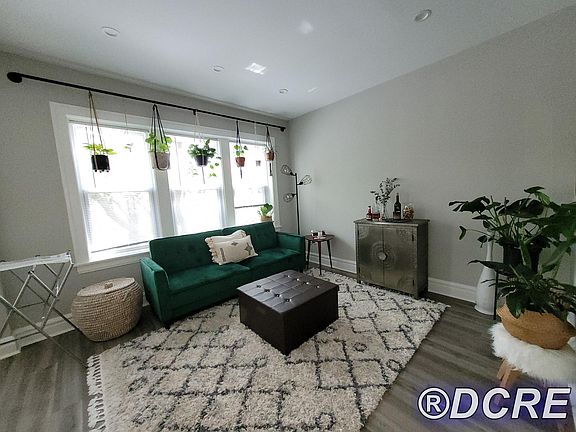5th image of 1714 N Wolcott Ave #2