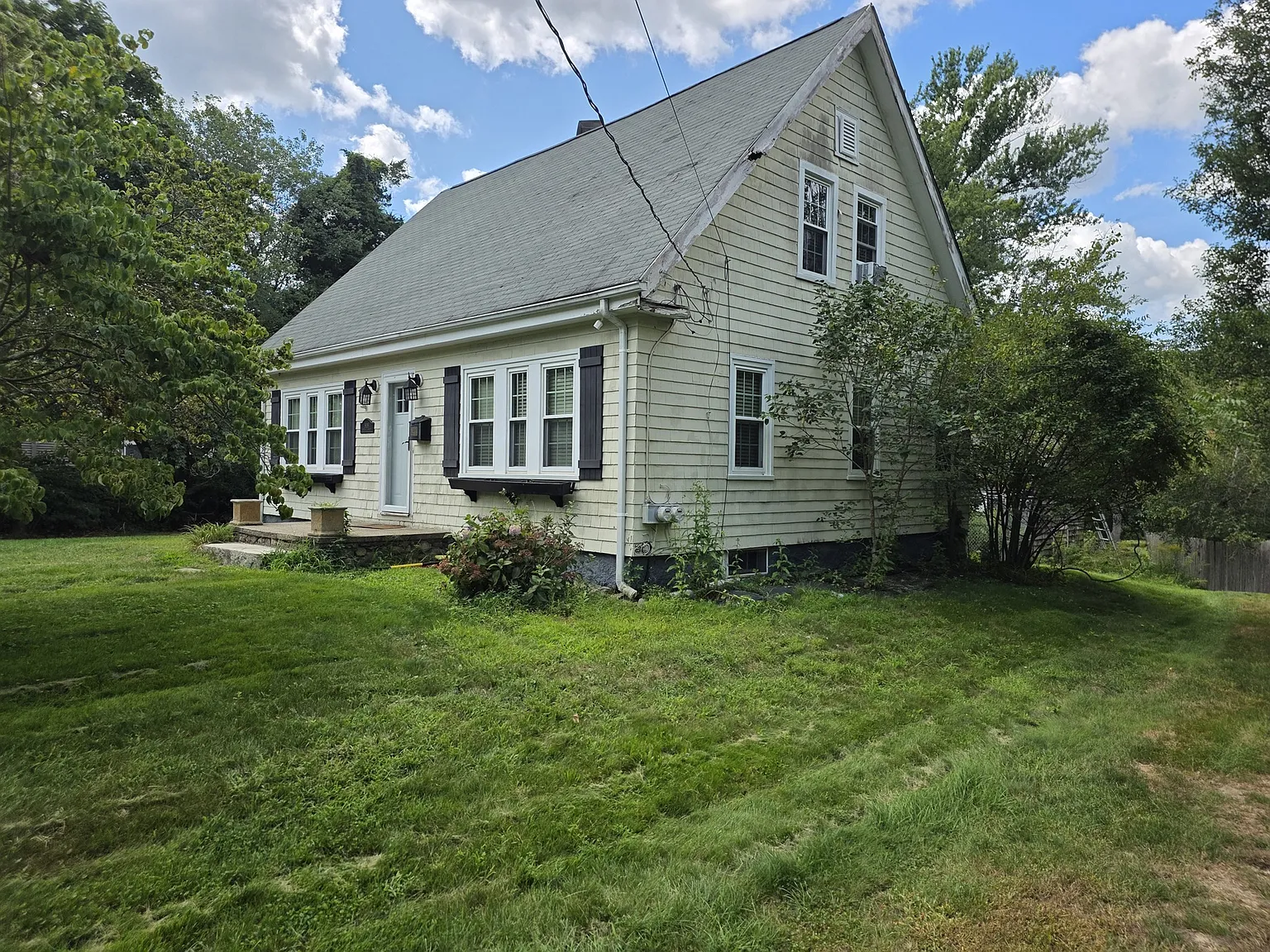 4 bed, 1.0 bath, 1452 sqft, $3,000 — Photo 3