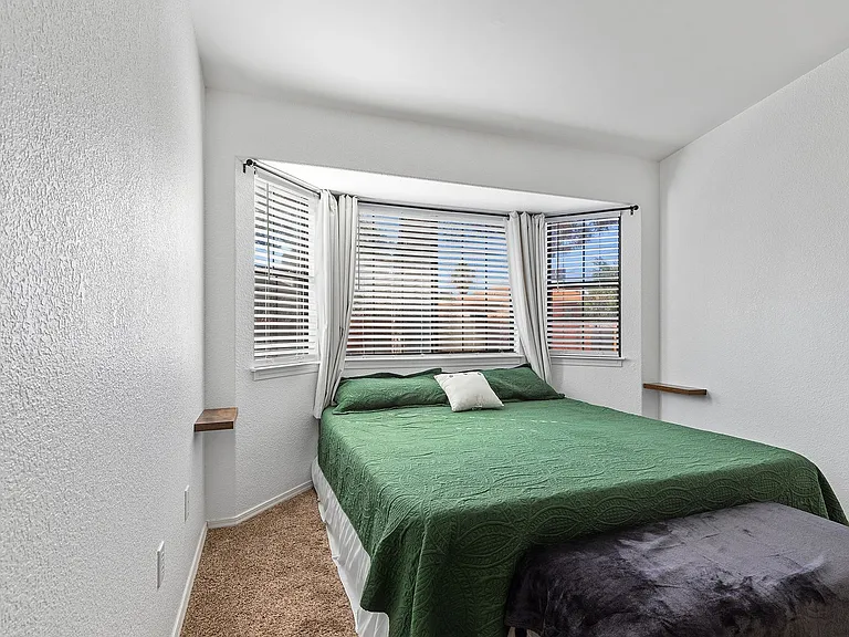 604 Venus Ave — Photo 18