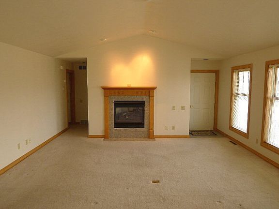 4th image of 10533 Koessl Ln