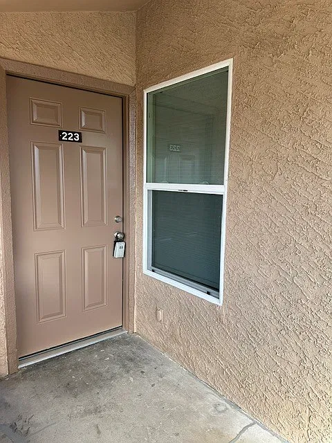 260 W 8th Ave #223