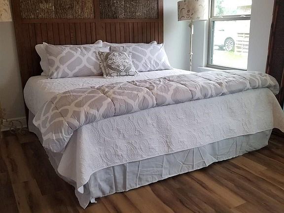 5th image of 12123 Emerald Heights Ln #10B