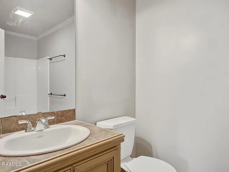 124 Deraney Ln — Photo 6