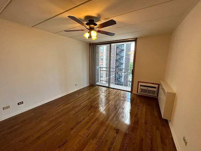 2340 N Commonwealth Ave — Photo 6