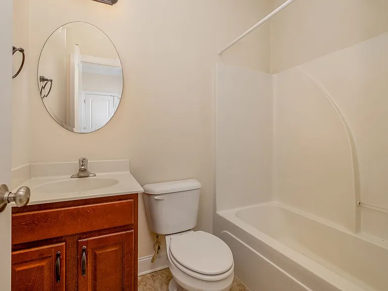 319 Woodvale Pl — Photo 17