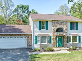121 Oak Ridge Ct, Blue Ridge, VA 24064