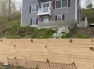 24 Edgelake Dr, Sandy Hook, CT 06482