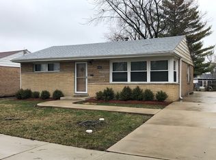 8319 N Oketo Ave, Niles, IL 60714