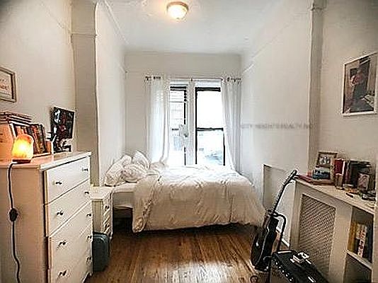 4th image of 211 E 10th St APT 1