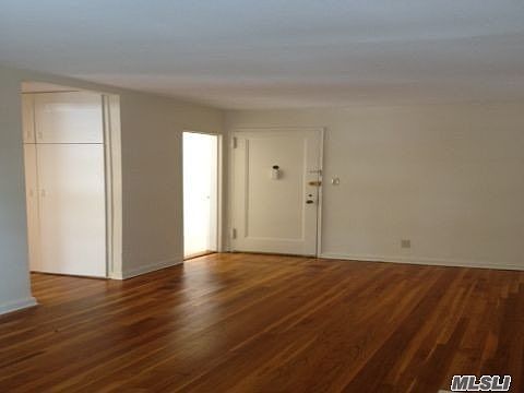 3rd image of 25 Dolphin Grn APT G2b