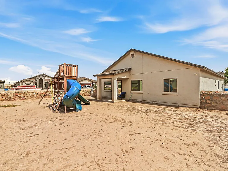 10155 Hueco Junction Rd — Photo 25