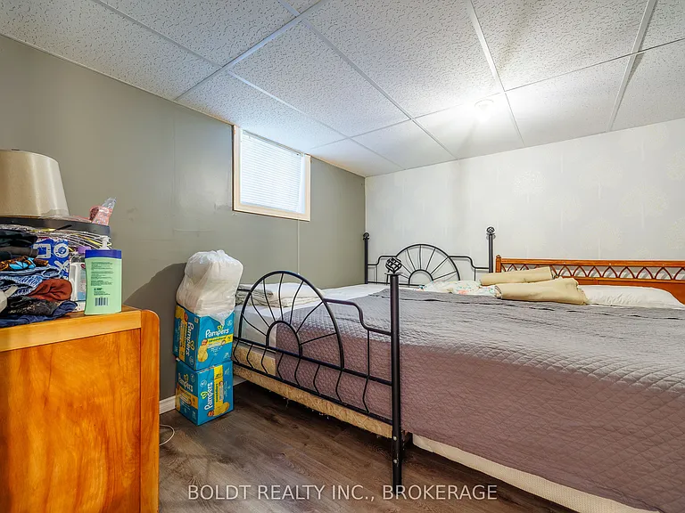 126 Elma St — Photo 6