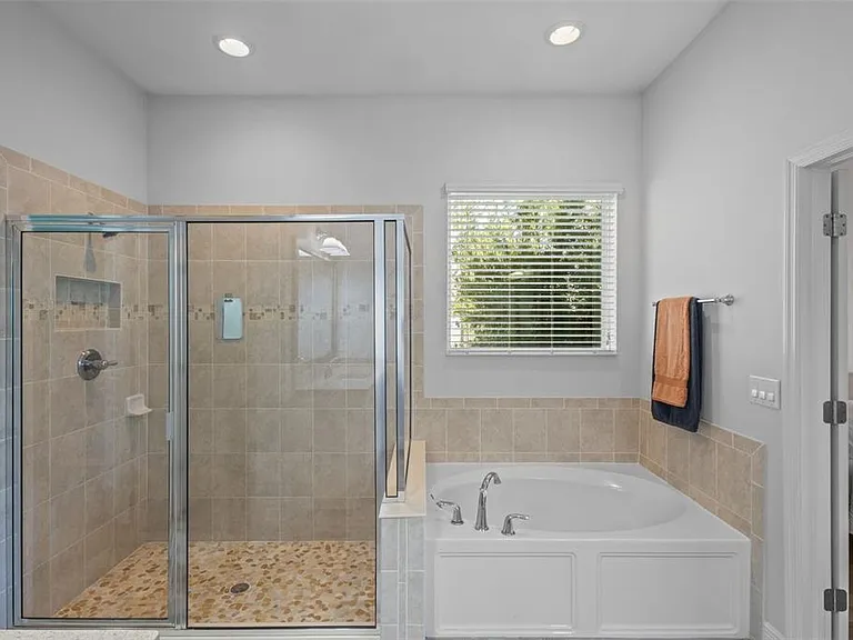 2515 Portico St — Photo 15