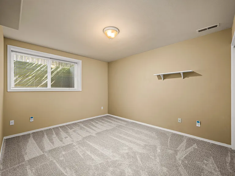1405 Edwards St — Photo 17