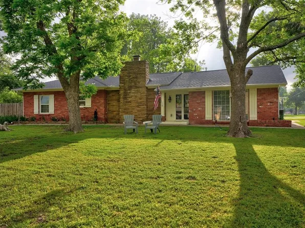 3300 N Thompkins Ave, Bethany, OK 73008