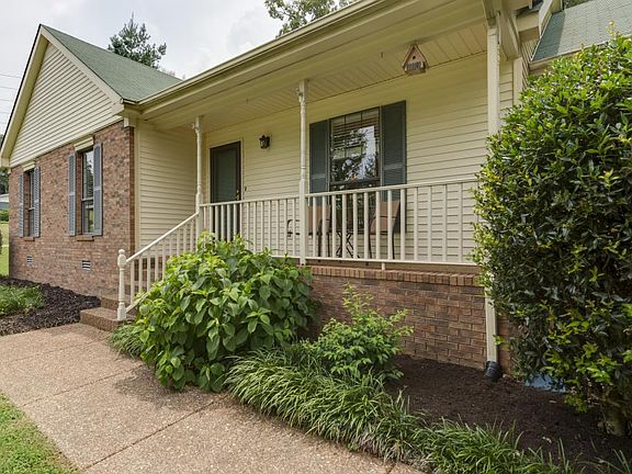 2nd image of 207 Woodlands Dr