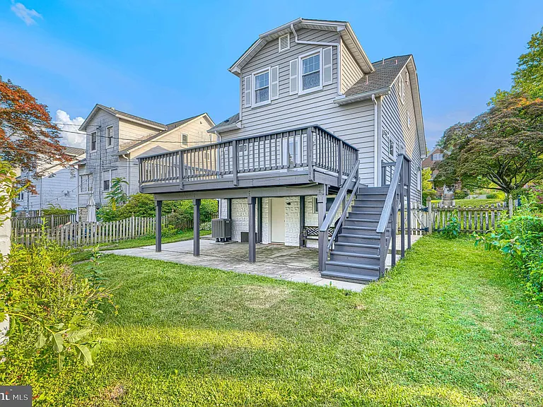 2210 Lake Ave — Photo 28