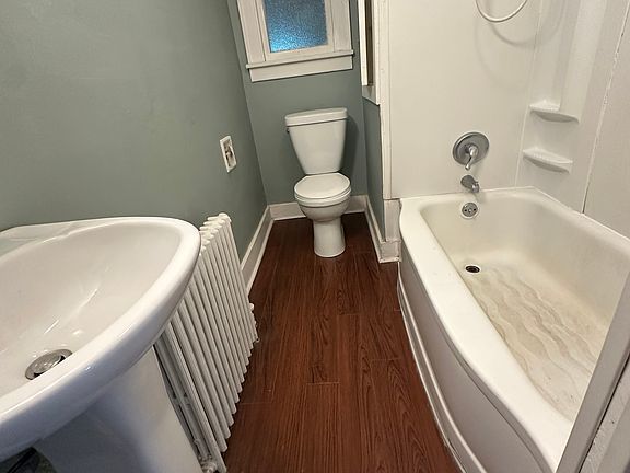 5th image of 69 Ten Eyck Ave APT 4