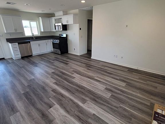 3rd image of 26555 Pacific St