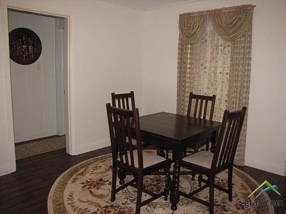 3rd image of 713 W Fordall St