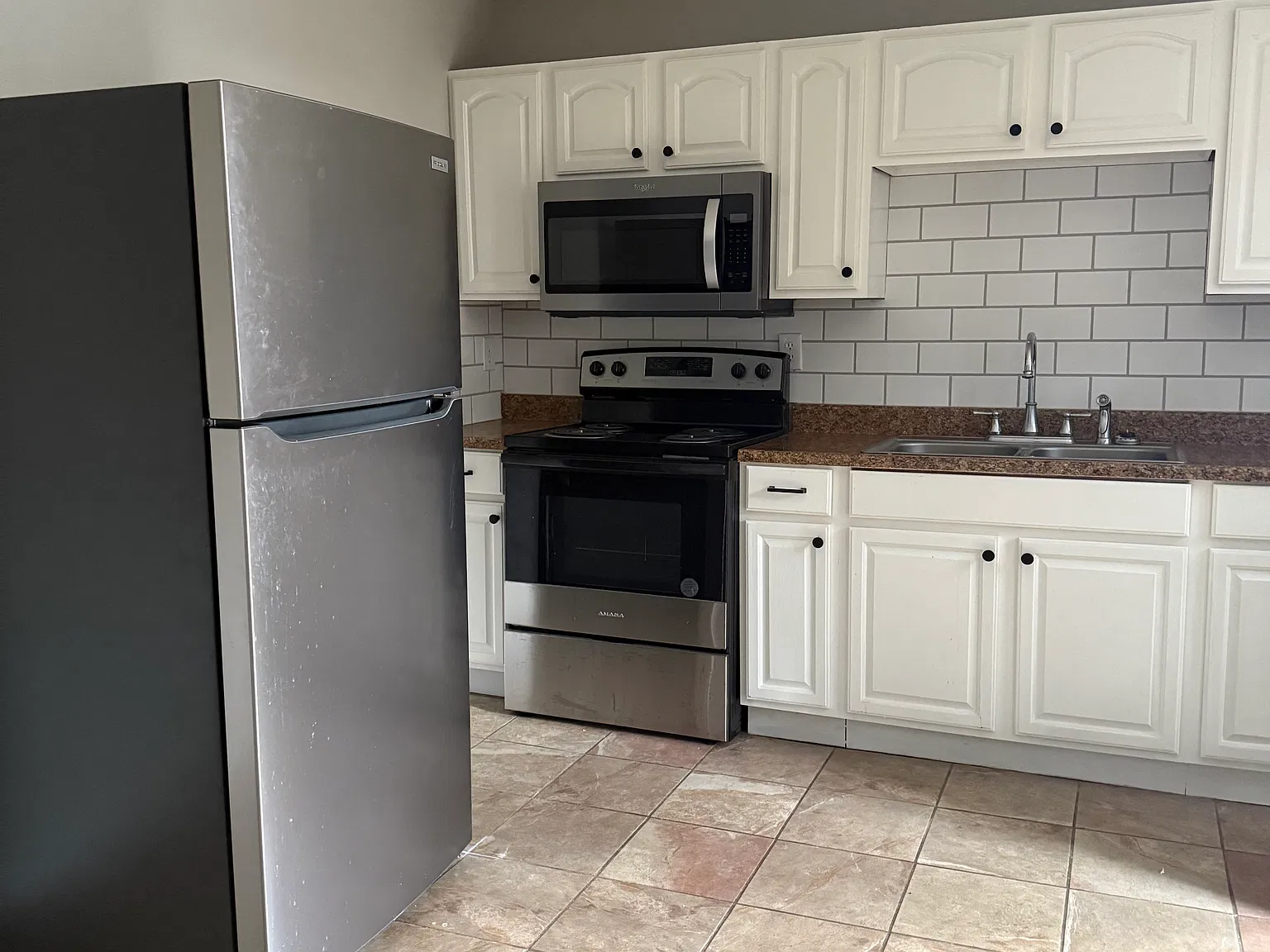 2 bed, 975 sqft, $1,000 — Photo 2