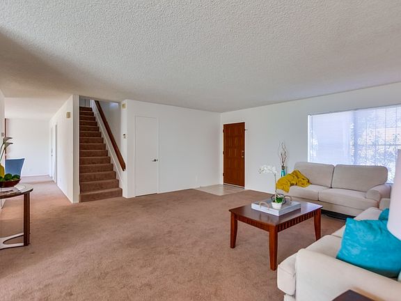 4th image of 2692 Broadrick Way
