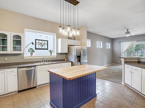 5th image of 536 Minturn Ct NE
