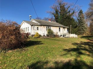 22 Matchette Rd, Clinton, PA 15026