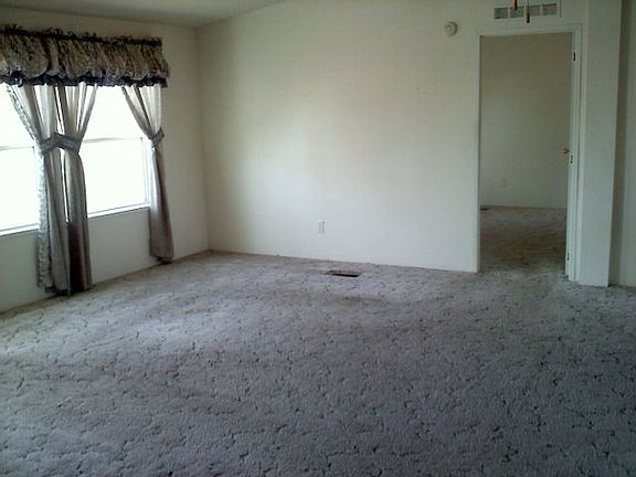 3rd image of 524 Plum Ave